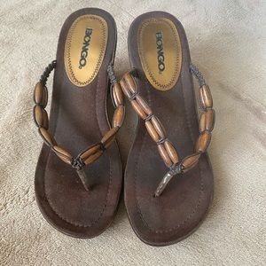 Bongo clogged wedges